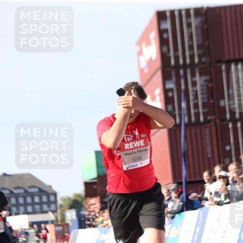 03.10.2025 - Köhlbrandbrückenlauf Jannik Wohlers http://msf.ph/oto/9130775 03.10.2025 13:48:16 Ziel 4824, 5735, 6164, 6165 meine-sportfotos.de