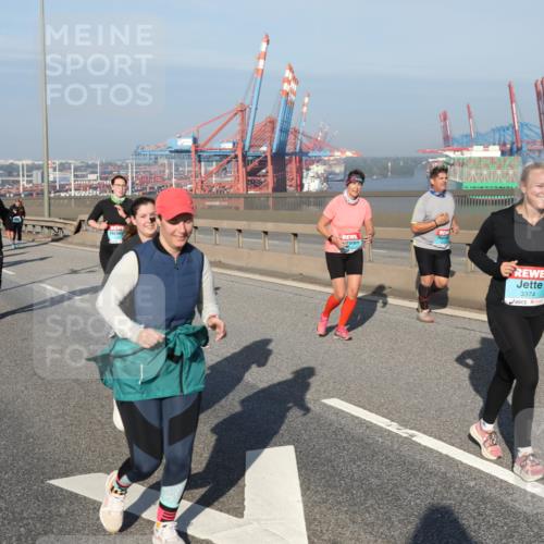 03.10.2025 - Köhlbrandbrückenlauf Yannick Fuchs http://msf.ph/oto/9130777 03.10.2025 09:03:08 Position 2 3374 meine-sportfotos.de