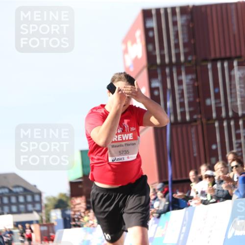 03.10.2025 - Köhlbrandbrückenlauf Jannik Wohlers http://msf.ph/oto/9130781 03.10.2025 13:48:16 Ziel 4824, 5735, 6164, 6165 meine-sportfotos.de
