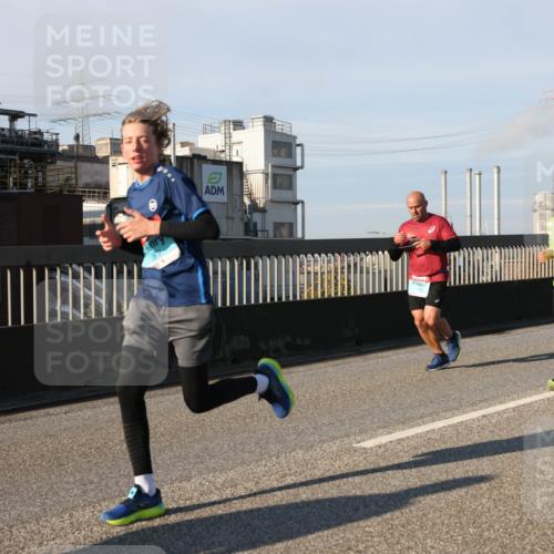 03.10.2025 - Köhlbrandbrückenlauf Lena Gebhardt http://msf.ph/oto/9130799 03.10.2025 09:49:41 Position 2  meine-sportfotos.de