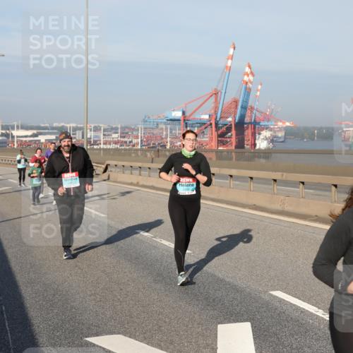 03.10.2025 - Köhlbrandbrückenlauf Yannick Fuchs http://msf.ph/oto/9130802 03.10.2025 09:03:10 Position 2 2159, 3373 meine-sportfotos.de