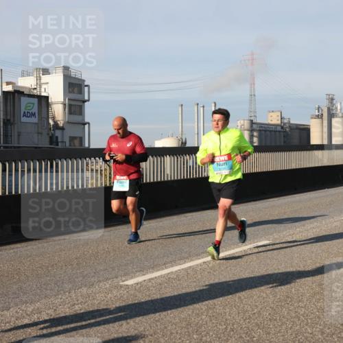03.10.2025 - Köhlbrandbrückenlauf Lena Gebhardt http://msf.ph/oto/9130805 03.10.2025 09:49:41 Position 2  meine-sportfotos.de