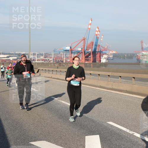 03.10.2025 - Köhlbrandbrückenlauf Yannick Fuchs http://msf.ph/oto/9130813 03.10.2025 09:03:10 Position 2 2159, 3373 meine-sportfotos.de