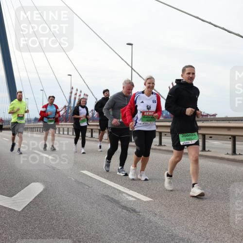 03.10.2025 - Köhlbrandbrückenlauf Lena Gebhardt http://msf.ph/oto/9130825 03.10.2025 16:06:39 Position 2 8659, 8391 meine-sportfotos.de