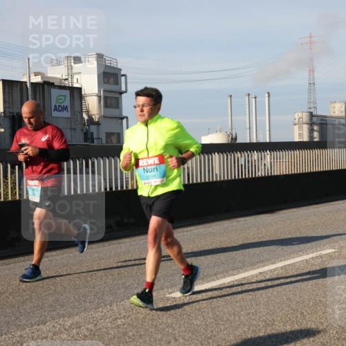 03.10.2025 - Köhlbrandbrückenlauf Lena Gebhardt http://msf.ph/oto/9130839 03.10.2025 09:49:42 Position 2 3198 meine-sportfotos.de