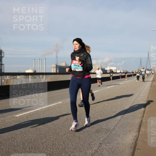 03.10.2025 - Köhlbrandbrückenlauf Lena Gebhardt http://msf.ph/oto/9130862 03.10.2025 09:49:43 Position 2 449 meine-sportfotos.de