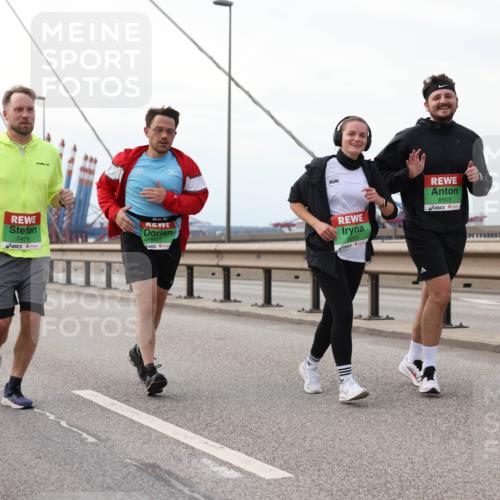 03.10.2025 - Köhlbrandbrückenlauf Lena Gebhardt http://msf.ph/oto/9130865 03.10.2025 16:06:41 Position 2 7479, 9551, 8243, 8503 meine-sportfotos.de