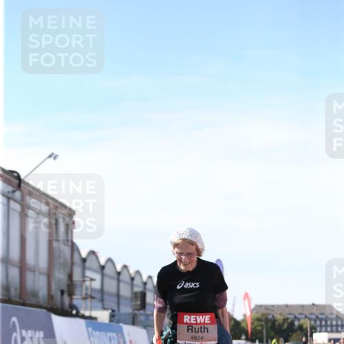 03.10.2025 - Köhlbrandbrückenlauf Jannik Wohlers http://msf.ph/oto/9130898 03.10.2025 13:48:21 Ziel 4824, 5735, 6164, 6165 meine-sportfotos.de