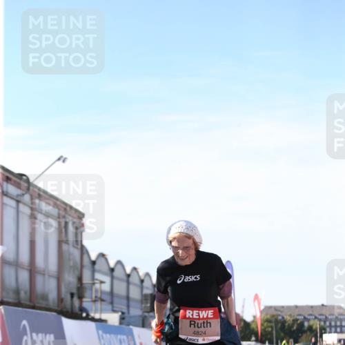 03.10.2025 - Köhlbrandbrückenlauf Jannik Wohlers http://msf.ph/oto/9130902 03.10.2025 13:48:21 Ziel 4824, 5735, 6164, 6165 meine-sportfotos.de