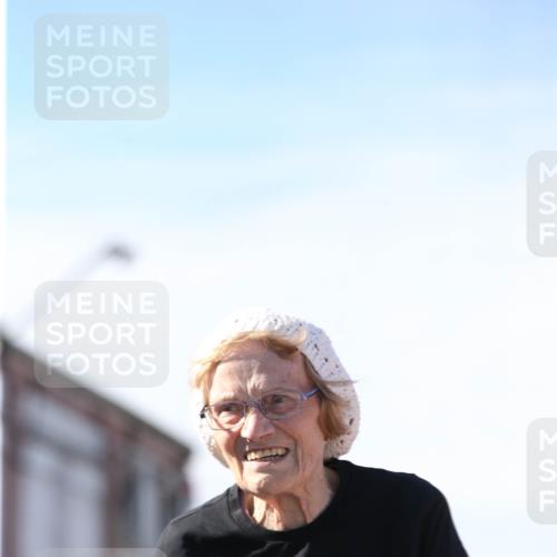 03.10.2025 - Köhlbrandbrückenlauf Jannik Wohlers http://msf.ph/oto/9130923 03.10.2025 13:48:22 Ziel 4824, 5735, 6164, 6165 meine-sportfotos.de
