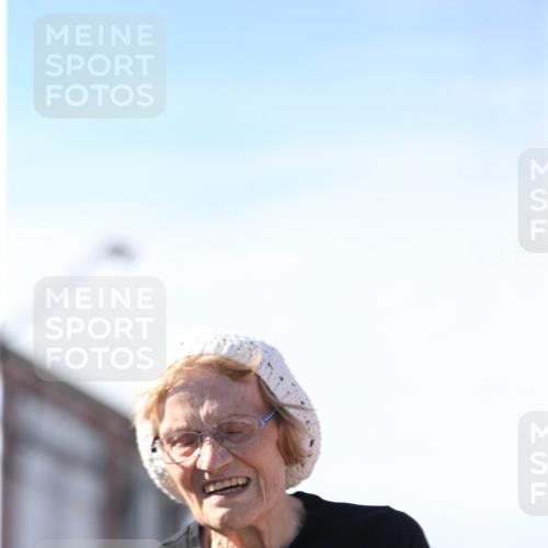 03.10.2025 - Köhlbrandbrückenlauf Jannik Wohlers http://msf.ph/oto/9130925 03.10.2025 13:48:22 Ziel 4824, 5735, 6164, 6165 meine-sportfotos.de