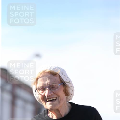 03.10.2025 - Köhlbrandbrückenlauf Jannik Wohlers http://msf.ph/oto/9130928 03.10.2025 13:48:22 Ziel 4824, 5735, 6164, 6165 meine-sportfotos.de