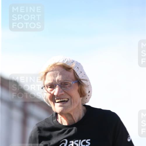 03.10.2025 - Köhlbrandbrückenlauf Jannik Wohlers http://msf.ph/oto/9130932 03.10.2025 13:48:22 Ziel 4824, 5735, 6164, 6165 meine-sportfotos.de