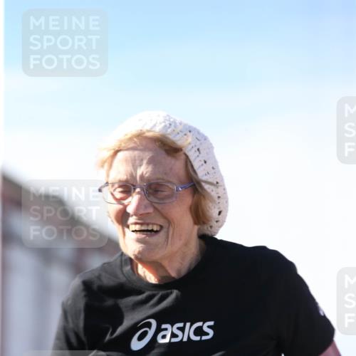 03.10.2025 - Köhlbrandbrückenlauf Jannik Wohlers http://msf.ph/oto/9130934 03.10.2025 13:48:22 Ziel 4824, 5735, 6164, 6165 meine-sportfotos.de