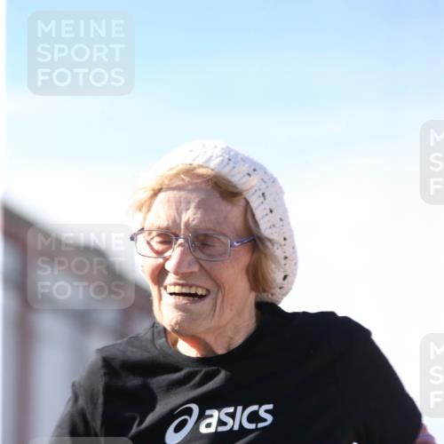 03.10.2025 - Köhlbrandbrückenlauf Jannik Wohlers http://msf.ph/oto/9130937 03.10.2025 13:48:22 Ziel 4824, 5735, 6164, 6165 meine-sportfotos.de