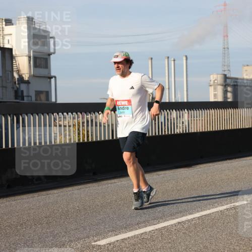 03.10.2025 - Köhlbrandbrückenlauf Lena Gebhardt http://msf.ph/oto/9130949 03.10.2025 09:49:46 Position 2 3481 meine-sportfotos.de