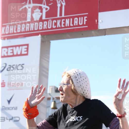 03.10.2025 - Köhlbrandbrückenlauf Jannik Wohlers http://msf.ph/oto/9130950 03.10.2025 13:48:23 Ziel 4824, 5735, 6164, 6165 meine-sportfotos.de