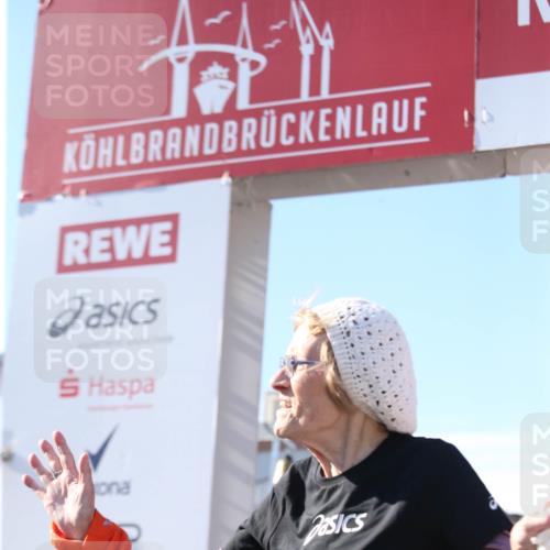 03.10.2025 - Köhlbrandbrückenlauf Jannik Wohlers http://msf.ph/oto/9130953 03.10.2025 13:48:23 Ziel 4824, 5735, 6164, 6165 meine-sportfotos.de