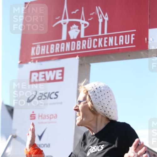 03.10.2025 - Köhlbrandbrückenlauf Jannik Wohlers http://msf.ph/oto/9130957 03.10.2025 13:48:23 Ziel 4824, 5735, 6164, 6165 meine-sportfotos.de