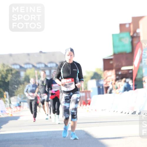 03.10.2025 - Köhlbrandbrückenlauf Jannik Wohlers http://msf.ph/oto/9130959 03.10.2025 13:48:41 Ziel 5581 meine-sportfotos.de