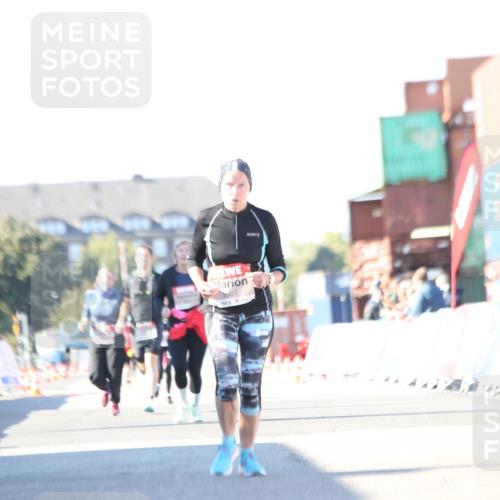 03.10.2025 - Köhlbrandbrückenlauf Jannik Wohlers http://msf.ph/oto/9130961 03.10.2025 13:48:41 Ziel 5581 meine-sportfotos.de