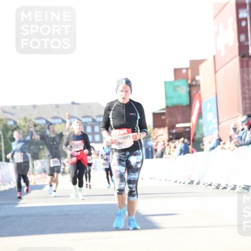 03.10.2025 - Köhlbrandbrückenlauf Jannik Wohlers http://msf.ph/oto/9130975 03.10.2025 13:48:43 Ziel 5581 meine-sportfotos.de