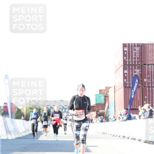 03.10.2025 - Köhlbrandbrückenlauf Jannik Wohlers http://msf.ph/oto/9130984 03.10.2025 13:48:46 Ziel 5581 meine-sportfotos.de