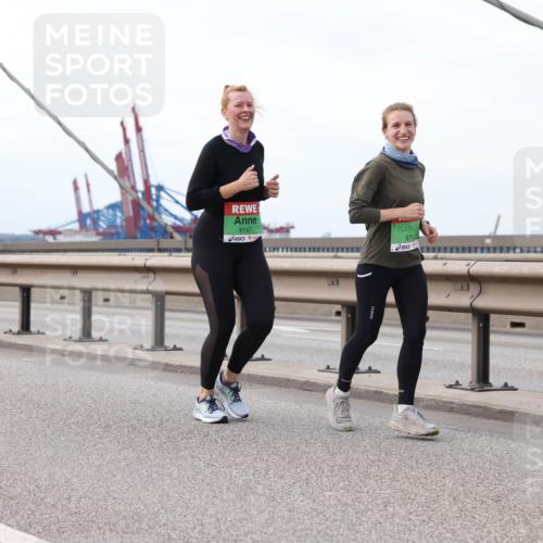 03.10.2025 - Köhlbrandbrückenlauf Lena Gebhardt http://msf.ph/oto/9130991 03.10.2025 16:06:54 Position 2 8147, 9714 meine-sportfotos.de
