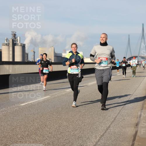 03.10.2025 - Köhlbrandbrückenlauf Lena Gebhardt http://msf.ph/oto/9130995 03.10.2025 09:49:48 Position 2  meine-sportfotos.de
