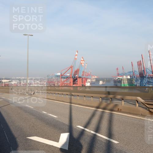 03.10.2025 - Köhlbrandbrückenlauf Yannick Fuchs http://msf.ph/oto/9131003 03.10.2025 08:12:55 Position 1  meine-sportfotos.de