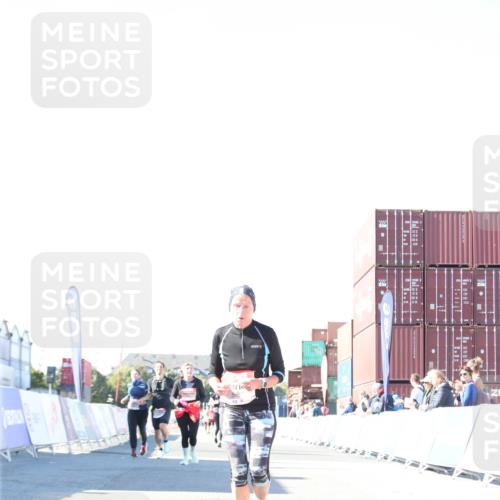03.10.2025 - Köhlbrandbrückenlauf Jannik Wohlers http://msf.ph/oto/9131011 03.10.2025 13:48:47 Ziel 5581 meine-sportfotos.de