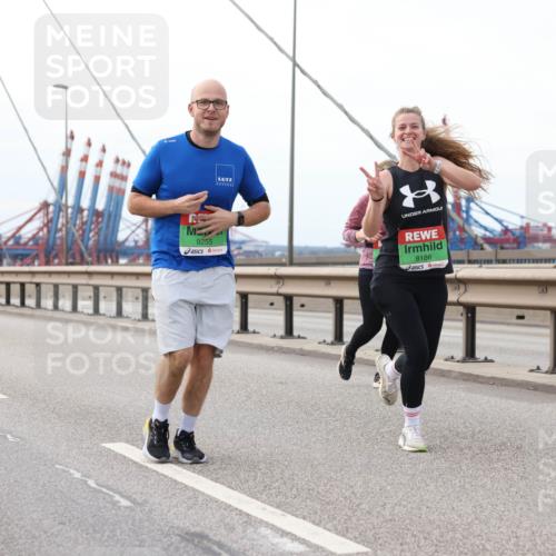 03.10.2025 - Köhlbrandbrückenlauf Lena Gebhardt http://msf.ph/oto/9131019 03.10.2025 16:06:56 Position 2 9255, 8186 meine-sportfotos.de