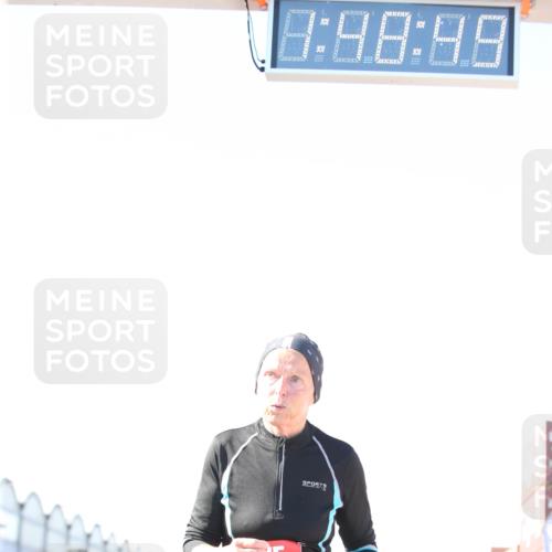 03.10.2025 - Köhlbrandbrückenlauf Jannik Wohlers http://msf.ph/oto/9131027 03.10.2025 13:48:49 Ziel 4157, 5216, 5497, 5581 meine-sportfotos.de