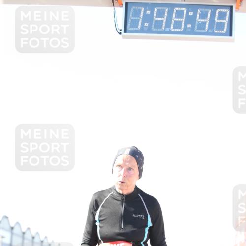 03.10.2025 - Köhlbrandbrückenlauf Jannik Wohlers http://msf.ph/oto/9131028 03.10.2025 13:48:50 Ziel 4157, 5216, 5497, 5581 meine-sportfotos.de