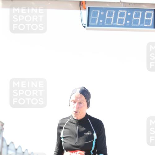 03.10.2025 - Köhlbrandbrückenlauf Jannik Wohlers http://msf.ph/oto/9131038 03.10.2025 13:48:50 Ziel 4157, 5216, 5497, 5581 meine-sportfotos.de