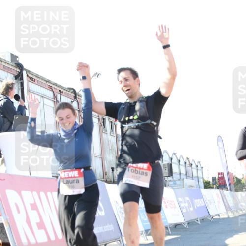 03.10.2025 - Köhlbrandbrückenlauf Jannik Wohlers http://msf.ph/oto/9131055 03.10.2025 13:48:54 Ziel 4157, 4273, 5216, 5497, 5581, 6096 meine-sportfotos.de