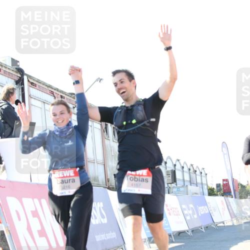 03.10.2025 - Köhlbrandbrückenlauf Jannik Wohlers http://msf.ph/oto/9131058 03.10.2025 13:48:54 Ziel 4157, 4273, 5216, 5497, 5581, 6096 meine-sportfotos.de