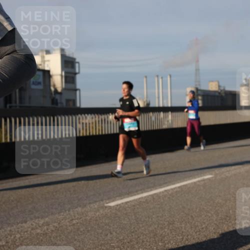 03.10.2025 - Köhlbrandbrückenlauf Lena Gebhardt http://msf.ph/oto/9131059 03.10.2025 09:49:51 Position 2  meine-sportfotos.de