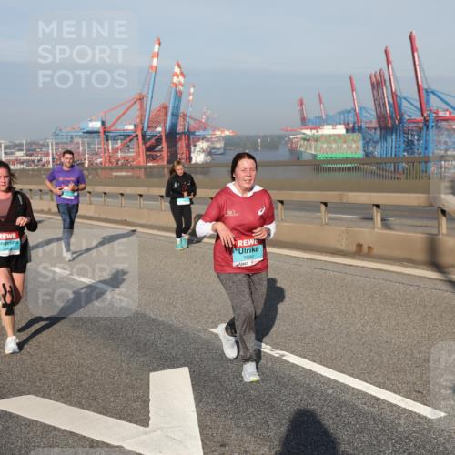 03.10.2025 - Köhlbrandbrückenlauf Yannick Fuchs http://msf.ph/oto/9131063 03.10.2025 09:03:18 Position 2 1880 meine-sportfotos.de