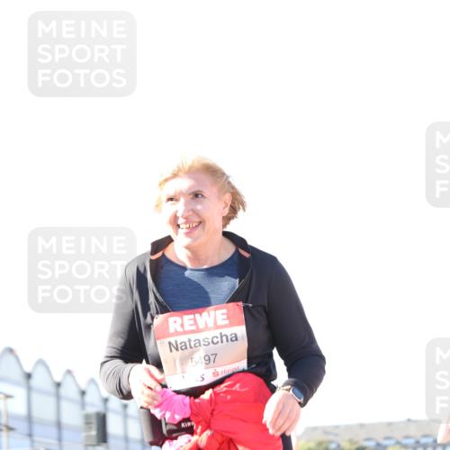03.10.2025 - Köhlbrandbrückenlauf Jannik Wohlers http://msf.ph/oto/9131064 03.10.2025 13:48:56 Ziel 4157, 4273, 5216, 5497, 5581, 6096 meine-sportfotos.de