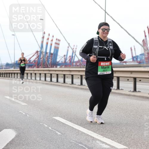 03.10.2025 - Köhlbrandbrückenlauf Lena Gebhardt http://msf.ph/oto/9131082 03.10.2025 16:07:03 Position 2 8510 meine-sportfotos.de