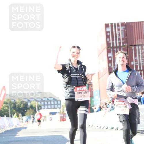 03.10.2025 - Köhlbrandbrückenlauf Jannik Wohlers http://msf.ph/oto/9131084 03.10.2025 13:48:58 Ziel 4157, 4273, 5216, 5497, 6096 meine-sportfotos.de