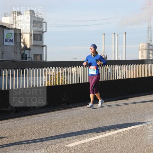 03.10.2025 - Köhlbrandbrückenlauf Lena Gebhardt http://msf.ph/oto/9131094 03.10.2025 09:49:52 Position 2 26 meine-sportfotos.de