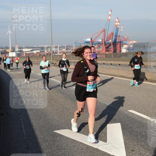 03.10.2025 - Köhlbrandbrückenlauf Yannick Fuchs http://msf.ph/oto/9131106 03.10.2025 09:03:19 Position 2  meine-sportfotos.de