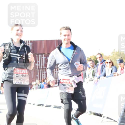 03.10.2025 - Köhlbrandbrückenlauf Jannik Wohlers http://msf.ph/oto/9131109 03.10.2025 13:49:00 Ziel 4157, 4273, 5216, 5497, 6096 meine-sportfotos.de
