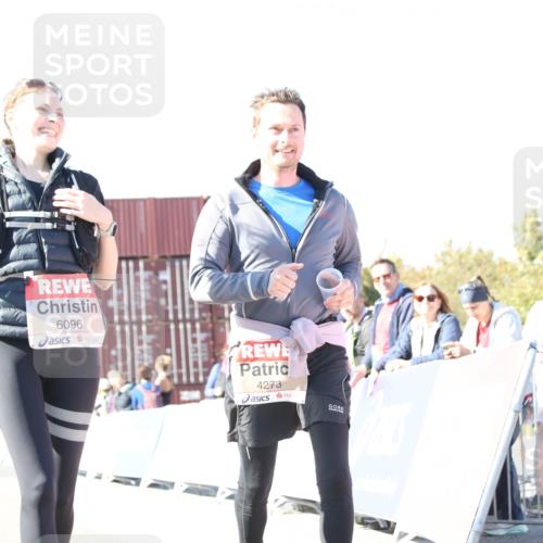 03.10.2025 - Köhlbrandbrückenlauf Jannik Wohlers http://msf.ph/oto/9131113 03.10.2025 13:49:00 Ziel 4157, 4273, 5216, 5497, 6096 meine-sportfotos.de