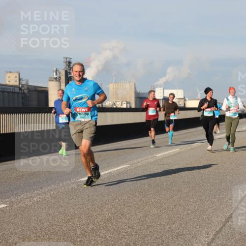 03.10.2025 - Köhlbrandbrückenlauf Lena Gebhardt http://msf.ph/oto/9131123 03.10.2025 09:49:53 Position 2 3585 meine-sportfotos.de