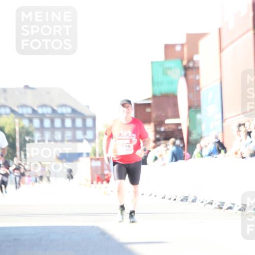 03.10.2025 - Köhlbrandbrückenlauf Jannik Wohlers http://msf.ph/oto/9131128 03.10.2025 13:49:13 Ziel  meine-sportfotos.de