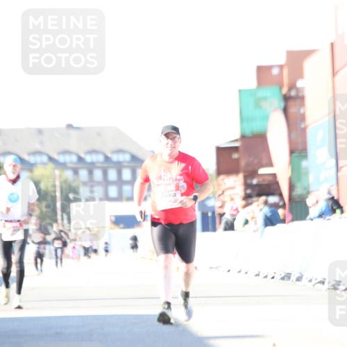 03.10.2025 - Köhlbrandbrückenlauf Jannik Wohlers http://msf.ph/oto/9131133 03.10.2025 13:49:14 Ziel 5736 meine-sportfotos.de