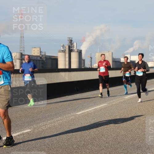 03.10.2025 - Köhlbrandbrückenlauf Lena Gebhardt http://msf.ph/oto/9131142 03.10.2025 09:49:54 Position 2 3585 meine-sportfotos.de